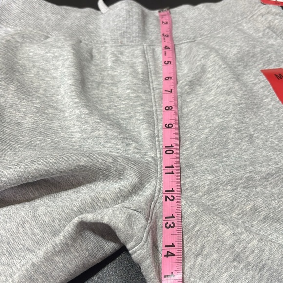 FILA Fleece Lined Joggers, elastic drawcord waist,hip pockets,embroidered logo - Picture 6 of 9